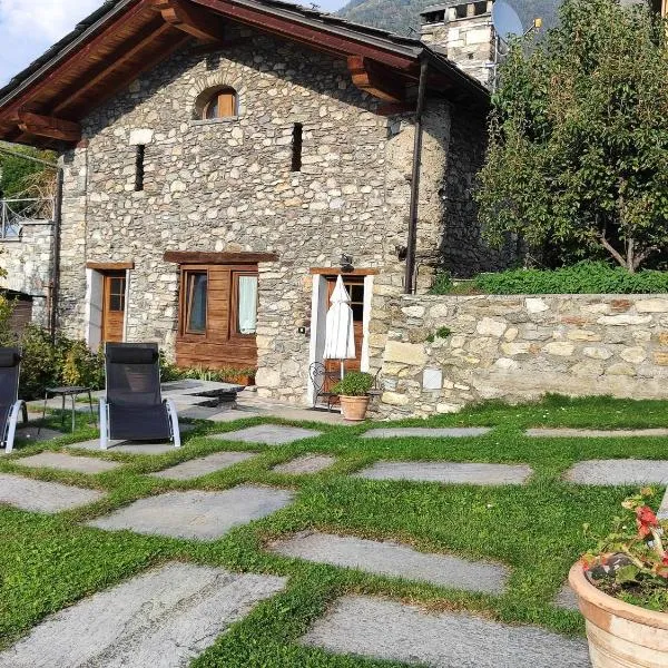 Mini House Valle d'Aosta, hôtel à Roisan