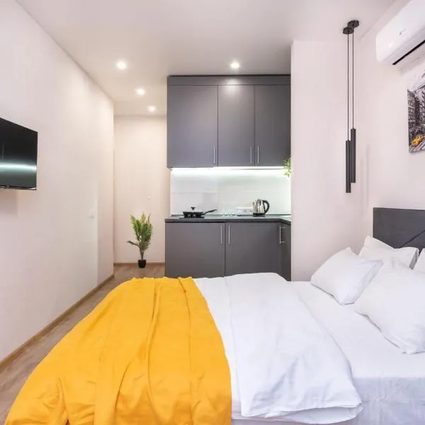 Видові Апарти на Озеро поруч з метро Позняки Харківська Ревуцького, hotel a Kíev