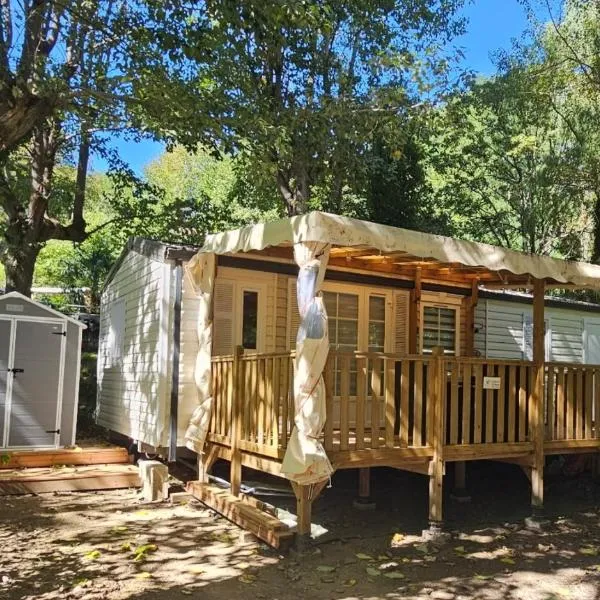 Rosa Mobilhome Prats de Motlló, hotel u gradu 'Prats-de-Mollo-la-Preste'