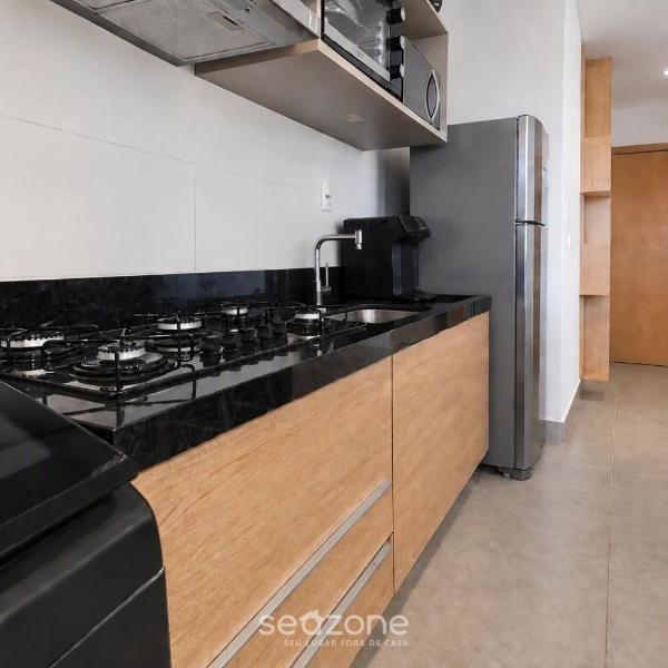 Apto. Bem localizado em Cond. c/ Piscina GRLA1403