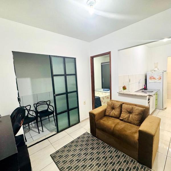 APT 02 Bem Localizado Bairro Familiar Area Central com Ar-Condicionado e Garagem