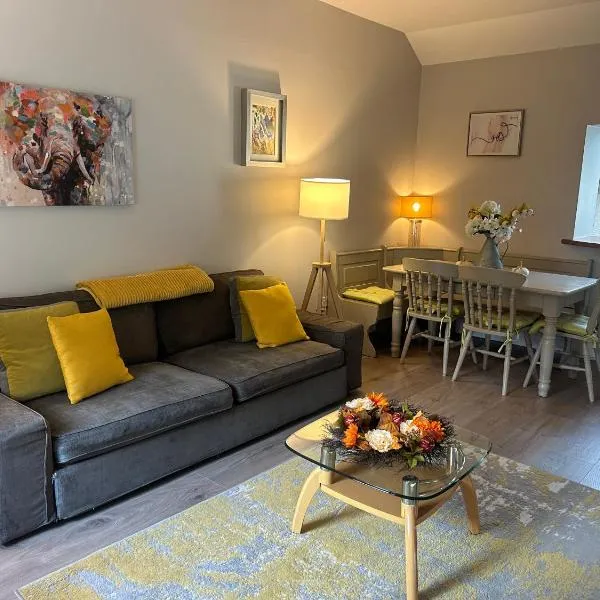 Malahide Village Cottage, hotel in Malahide