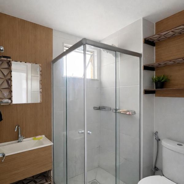 Apartamento espaçoso, bem localizado e confortável - Foto 3
