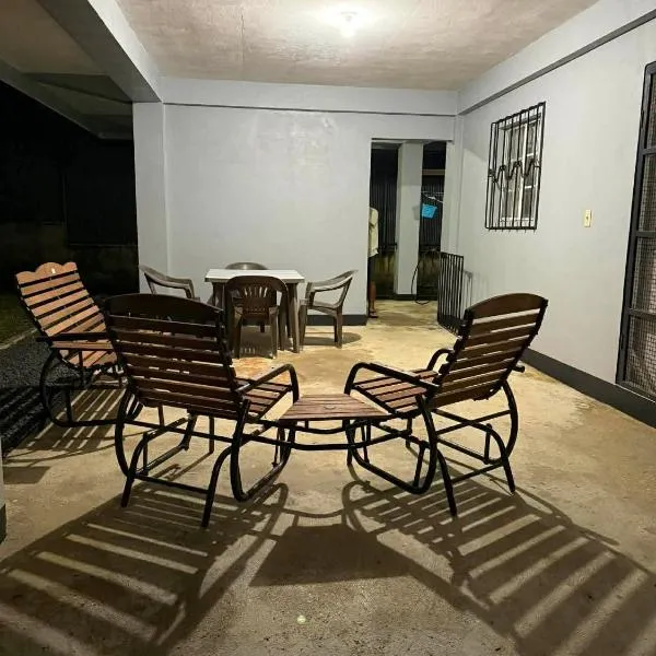 Maiti Kepinle Home, hotel v Kolonii
