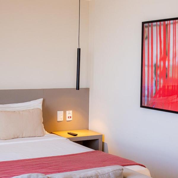 Quarto aconchegante no Ramada Brasília Alvorada - Foto 5