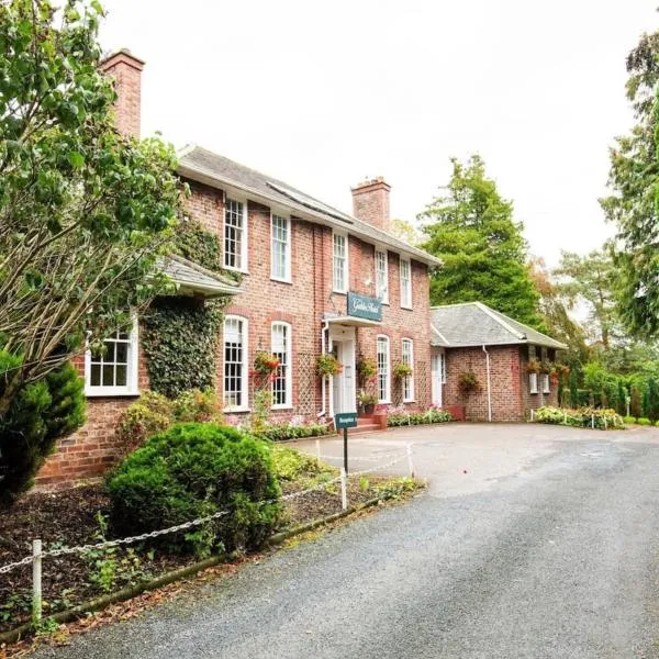 The Gables Hotel Gretna Green، فندق في غريتنا غرين