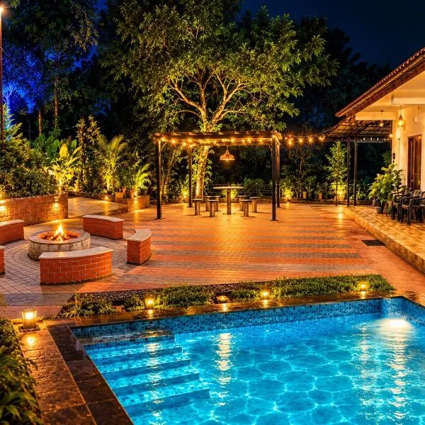Private Villa With Pool، فندق في Chekadi