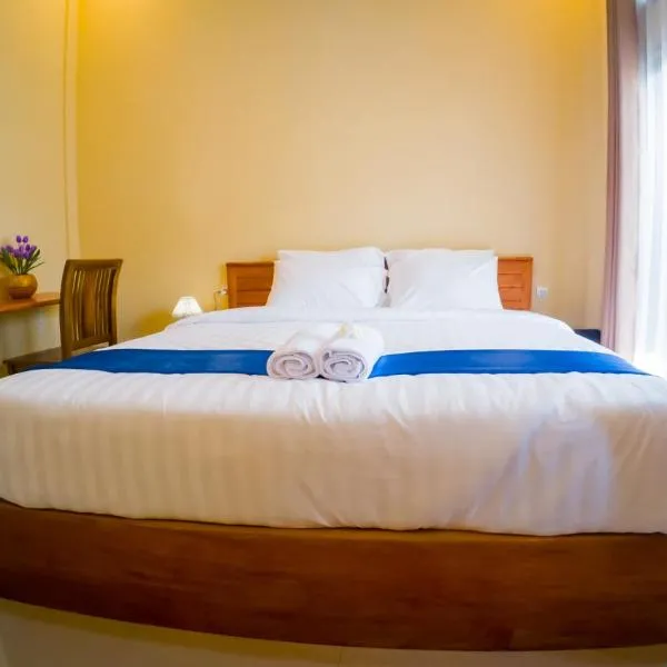 Raka Booming Homestay, hotel Sengkol városában