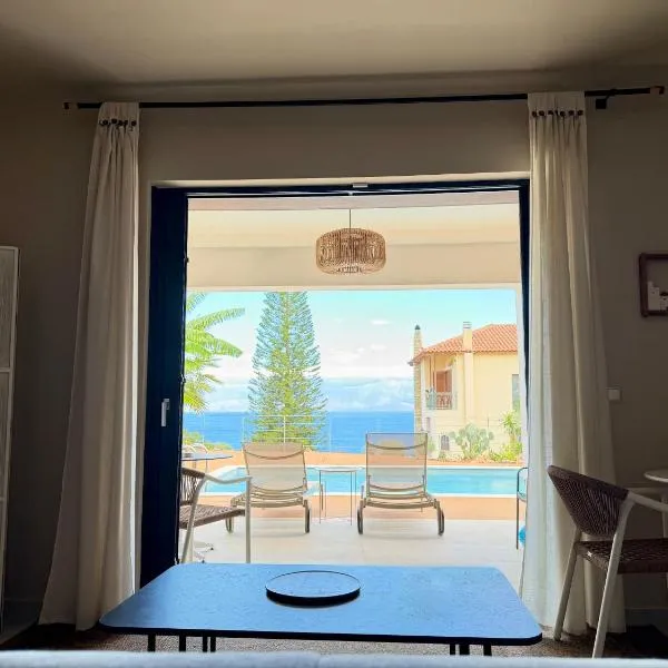 Rastoni 2 Sea View Studio with Shared Pool: Melíssion şehrinde bir otel