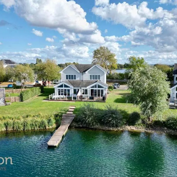 Summer Lake 32B, Meadowlark, hotel di South Cerney