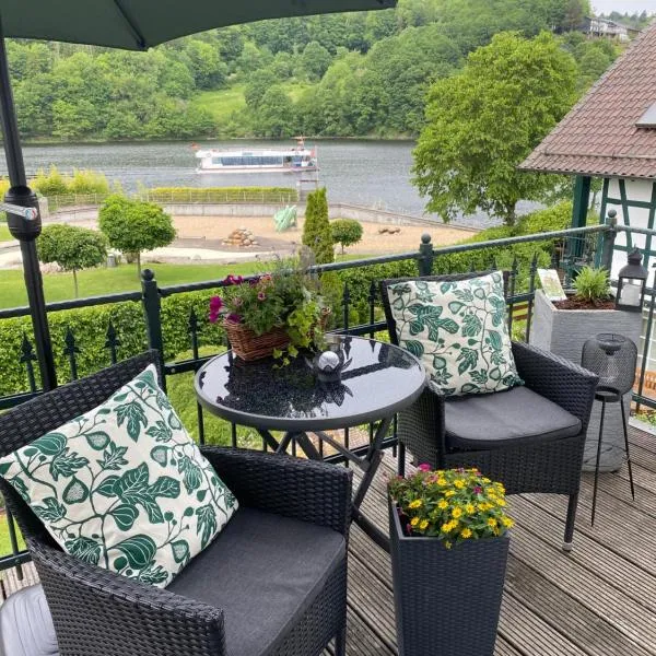 Ferienwohnungen Rurseeblick: Einruhr şehrinde bir otel