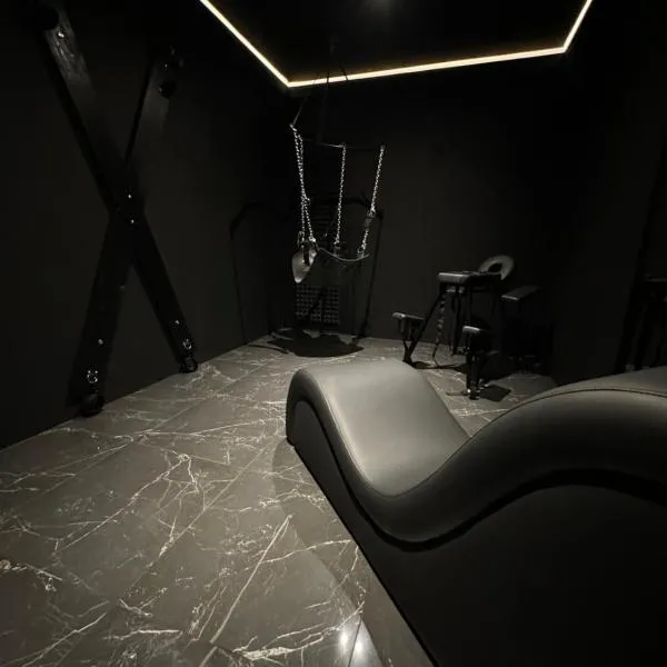 BDSM TanTra Love Room & SPA โรงแรมในมิรามาส