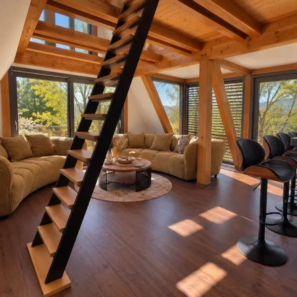 Modern cottage, views and a jacuzzi, hotel di Pécs