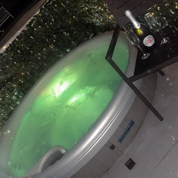 Tattershall Luxury Hot Tub Caravan, ξενοδοχείο σε Tattershall