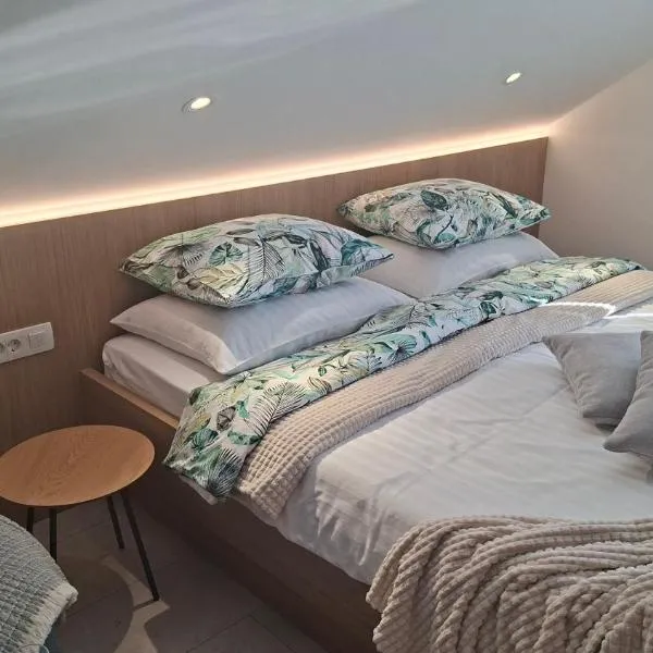 BRIGITA Holiday Rooms - udobje, mir in sprostitev v bližini jezera, hotel i Gorica pri Slivnici