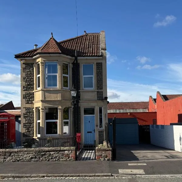 Quirky large Victorian house with private parking, viešbutis Bristolyje