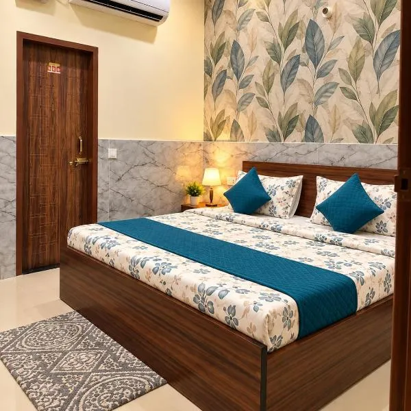 Hotel Urban Grand By Silverkey Hospitality – hotel w mieście Mathura