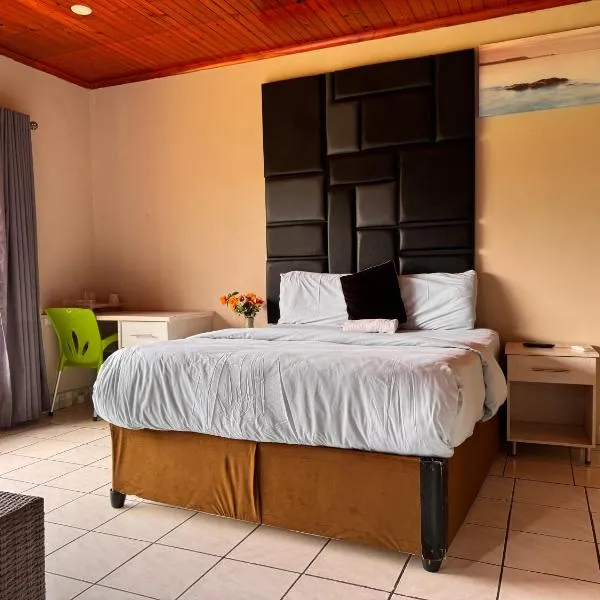 Snoring Inn Green Tree، فندق في Mtubatuba