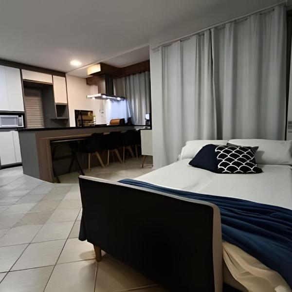 Apartamento 700m da praia, com kit praia, estacionamento e ar condicionado - Foto 4