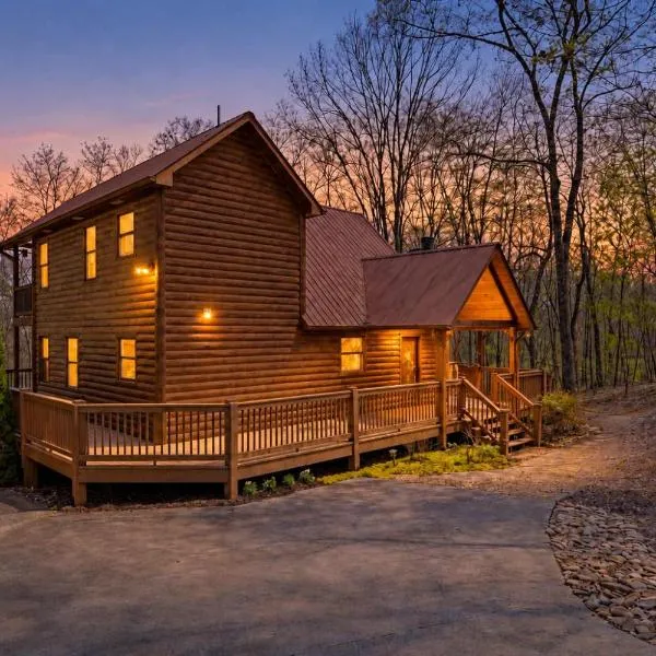 Blue Ridge Bear Bungalow, hotel i Blue Ridge