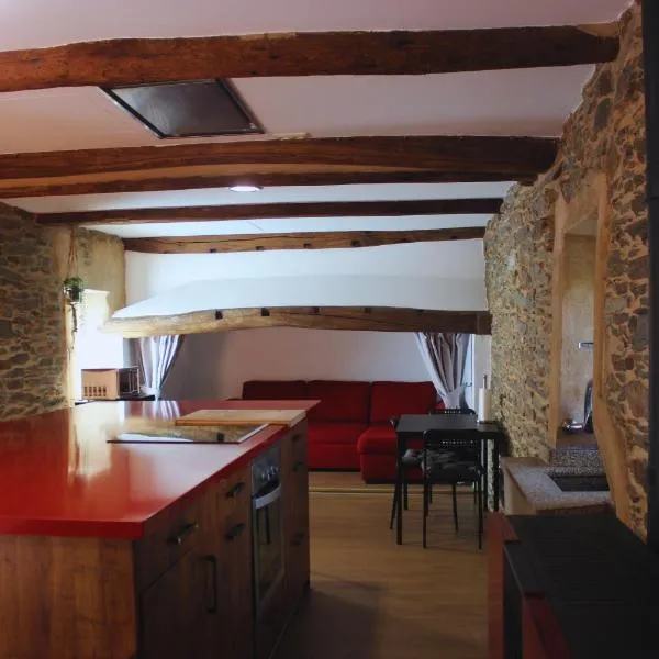 Casa rural entre Santiago Compostela y La Coruña – hotel w mieście Ordes