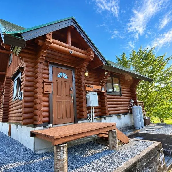 wood house, hotel v destinaci Hita