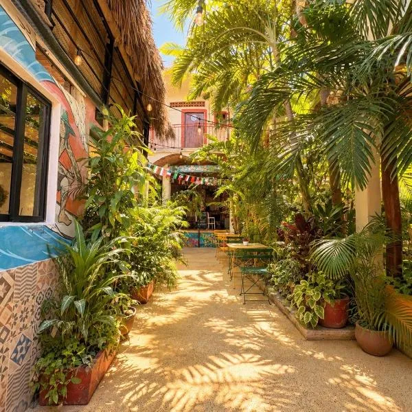 La Redonda Surf Hostel Sayulita, hotel a Sayulita