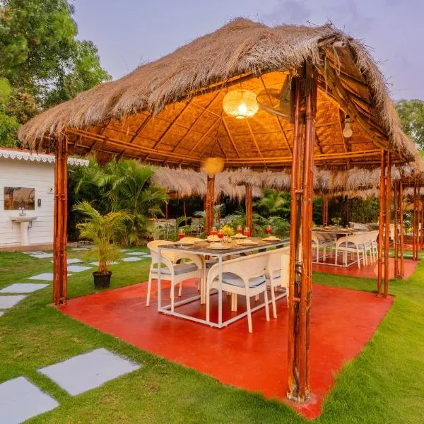 Alaya Stays Gracias Retreat near Ashvem Beach 3 minutes Walk From The Beach, hotel en Morjim