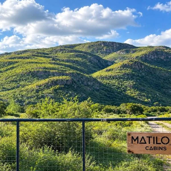 Matilo Cabins - Cactus Deck with Hot-tub and Fireplace, hotel din Calitzdorp