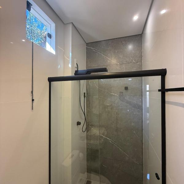 Acomodação aconchegante e moderna com Ar-condicionado - Foto 3