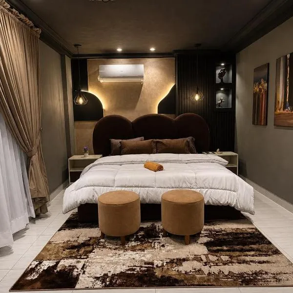 Multiple Luxury Apartments in Bahria Town Lahore، فندق في لاهور