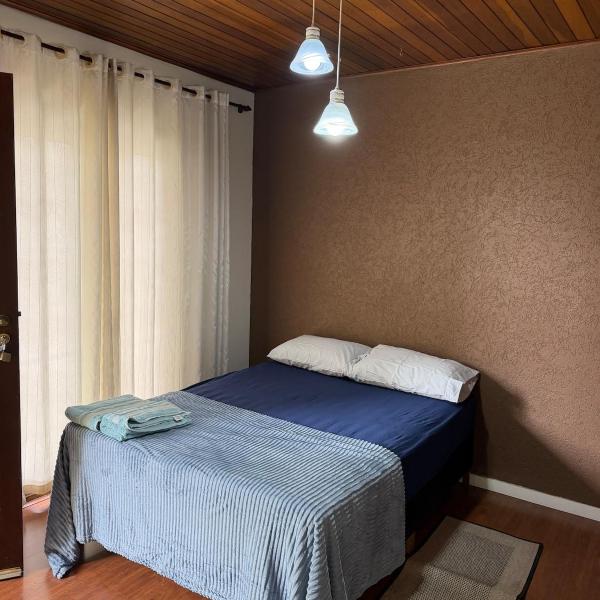 Casa de fácil acesso ao aeroporto e Curitiba, ao lado do Parque São José