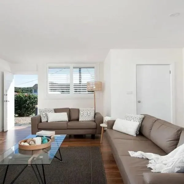 Aloha Beach House: Fingal Bay şehrinde bir otel