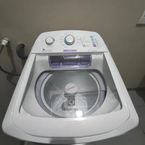 Check-in AUTÔNOMO, churrasqueira em Casa! Acesse 2ar, 2q,2B, pague 4 ou mais hóspedes, até 7 camas e tem pátio, garagem, roupa de cama, máquina de lavar roupas, portão eletrônico, todos privativos! Desconta duração! Entrada 15h adiante, inclusive madruga โรงแรมในซอร์ฮิโซ