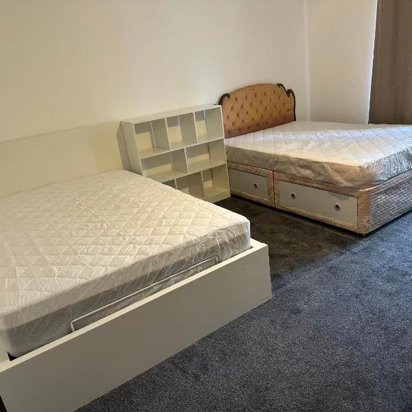 Queensbury House, hotel din Edgware