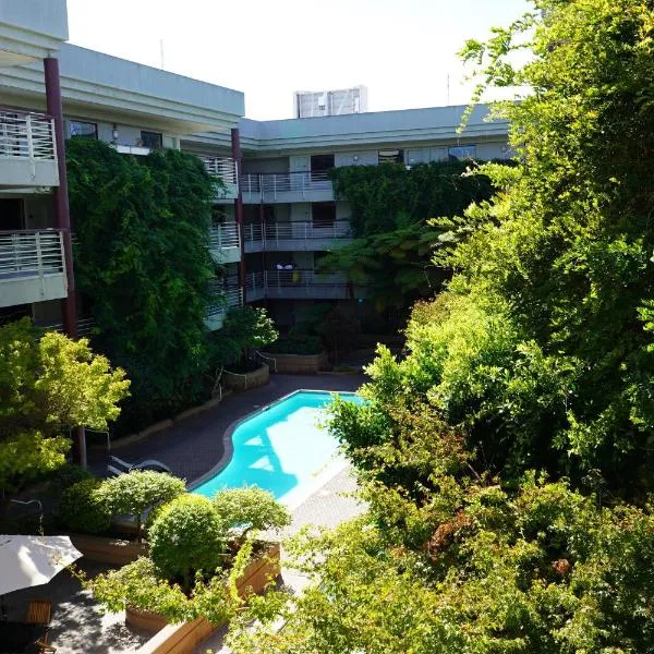 Cupertino Hotel, hotel Cupertinóban