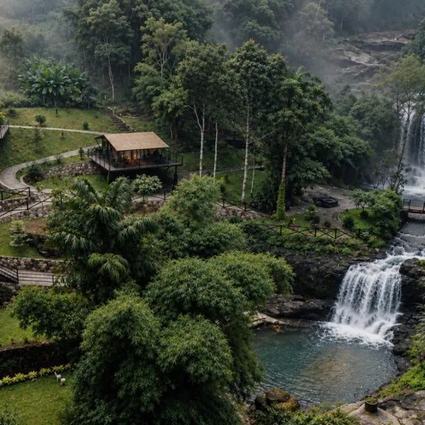 Urava Farmstay- Private waterfall, near Vagamon, Thekaddy, Munnar, khách sạn ở Kattappana