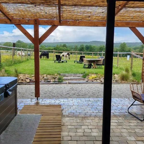 Gîte avec jacuzzi privatif - Haras Le Val Du Conte, hotell i Le Bouillon