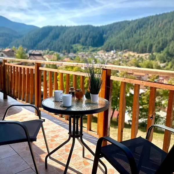 Panoramic Cozy Apartment, hotel en Beli Iskar