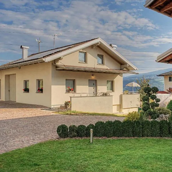 Casa Mirtillo، فندق في Tassullo