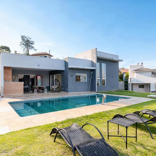 Casa em Condomínio com Piscina e Churrasqueira em Itupeva