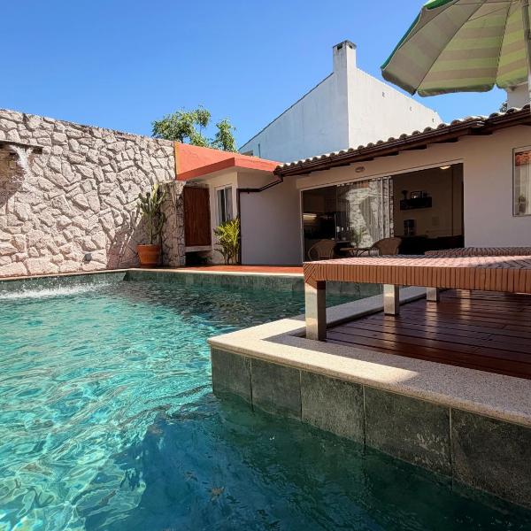 Casa com piscina em frente à Praia do Santinho - Foto 4