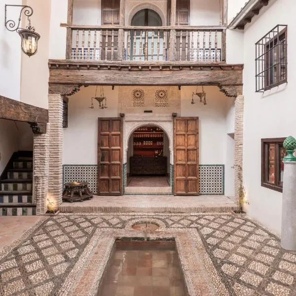Monumental Hotel Yanguas Nazari Palace, hotel em Granada