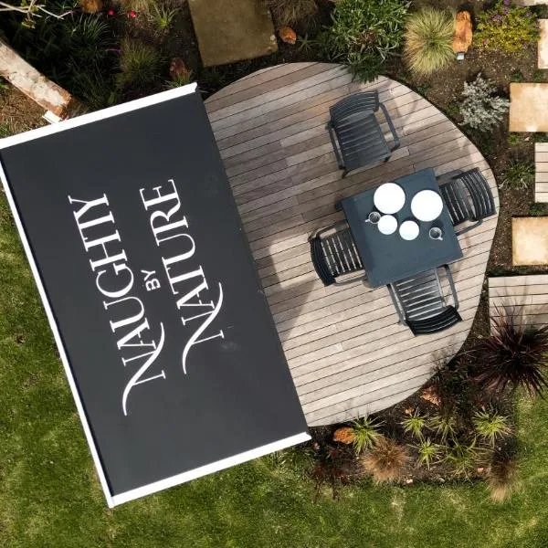 Naughty by Nature - Adults Only - Luxury Cabin - Hot Tub - Wilderness, hotell Wildernessis