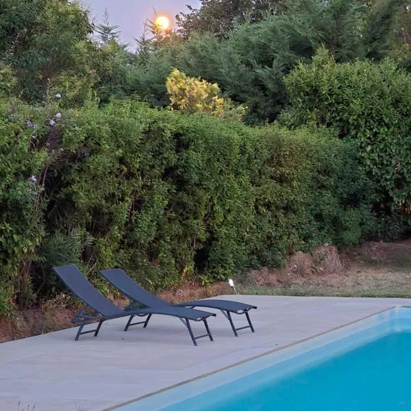 Studio cosy au cœur d'un lotissement calme, hotell i Guilherand-Granges