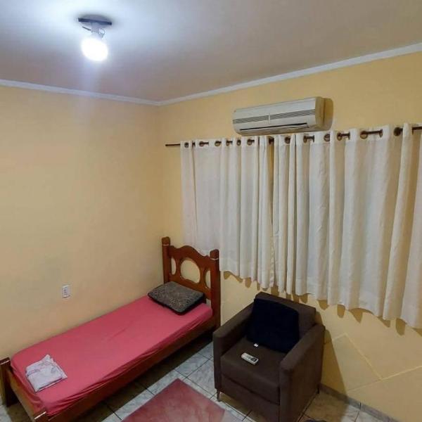 Quarto privativo com ar condicionado