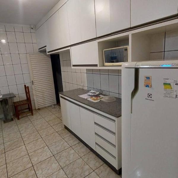 Quarto privativo com ar condicionado - Foto 2