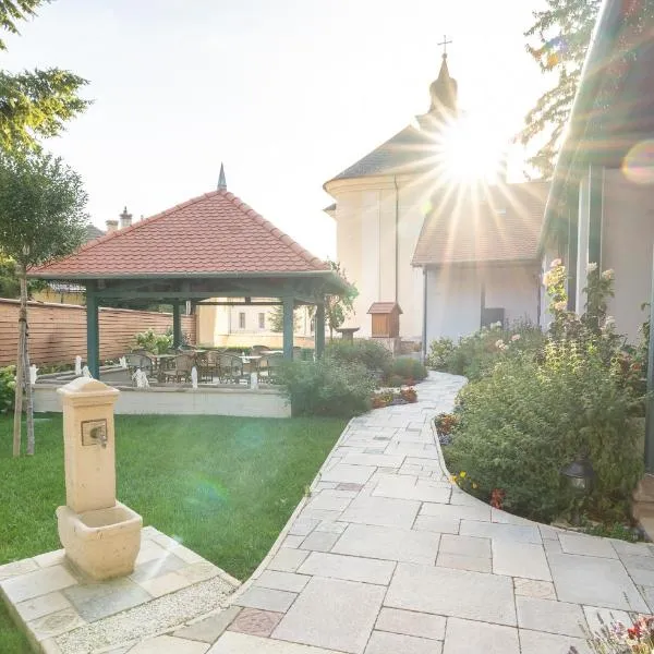 Szent János Apartmanok, hotel v destinaci Visegrád