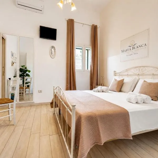 Marea Blanca - Rooms & Garden, khách sạn ở Torre Lapillo