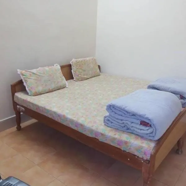 Negi Shan Hotel, hotel sa Jāmb